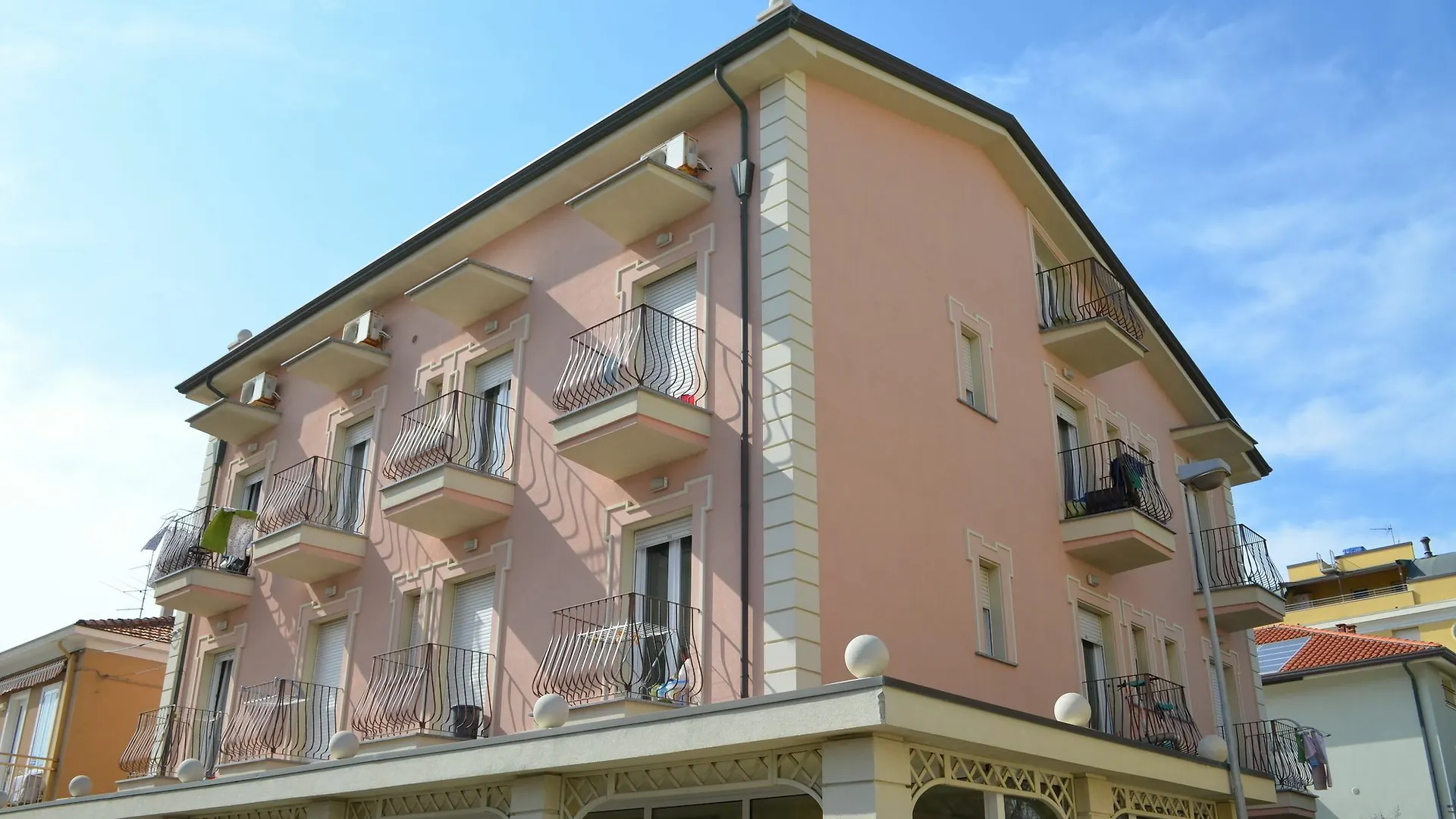 Residence Uno Studio & Suites location